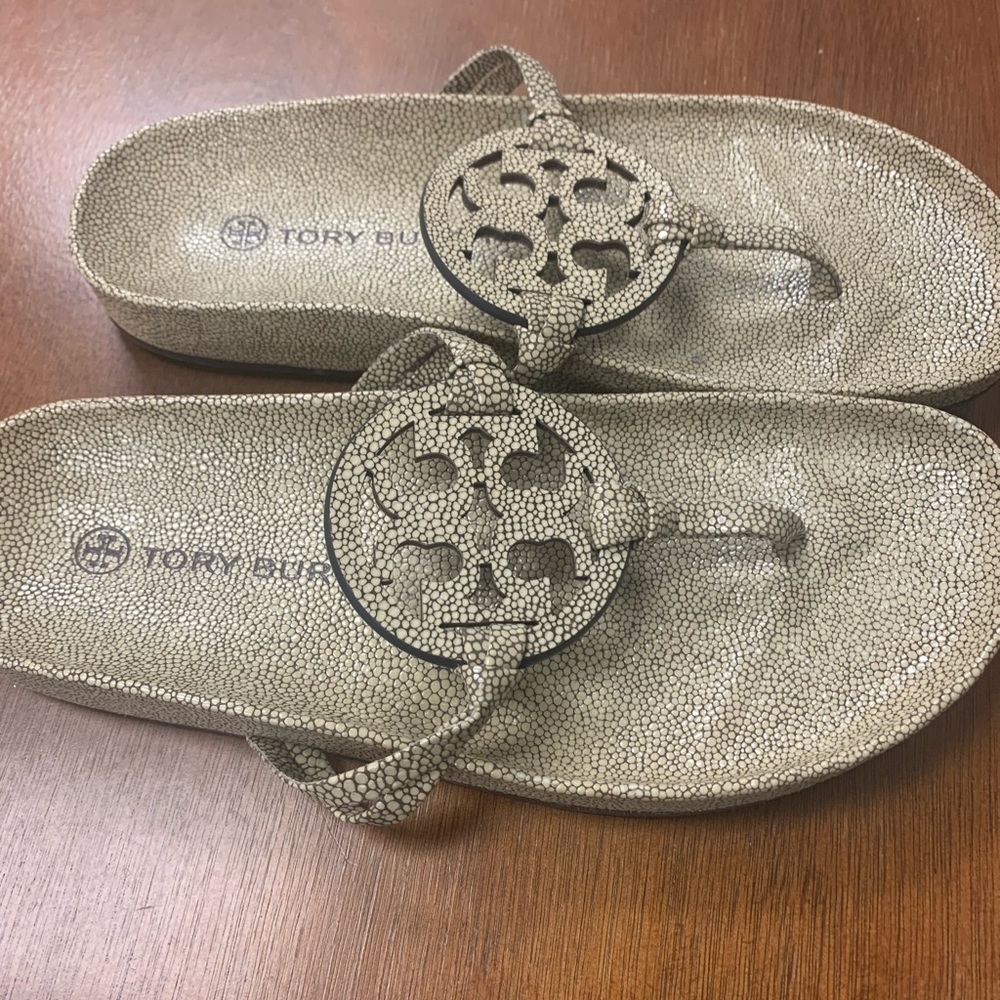 Tory Burch sandals size 7 1/2 comfortable nice and authentic comes without box